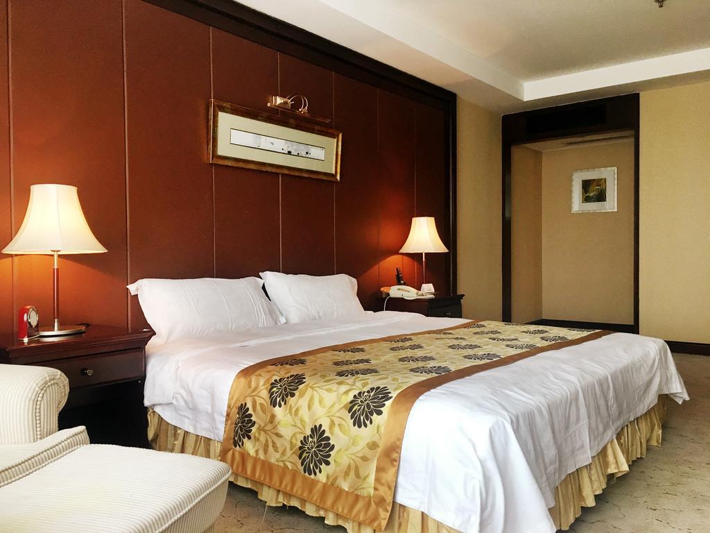 Central Plaza Hotel Dalian Eksteriør bilde