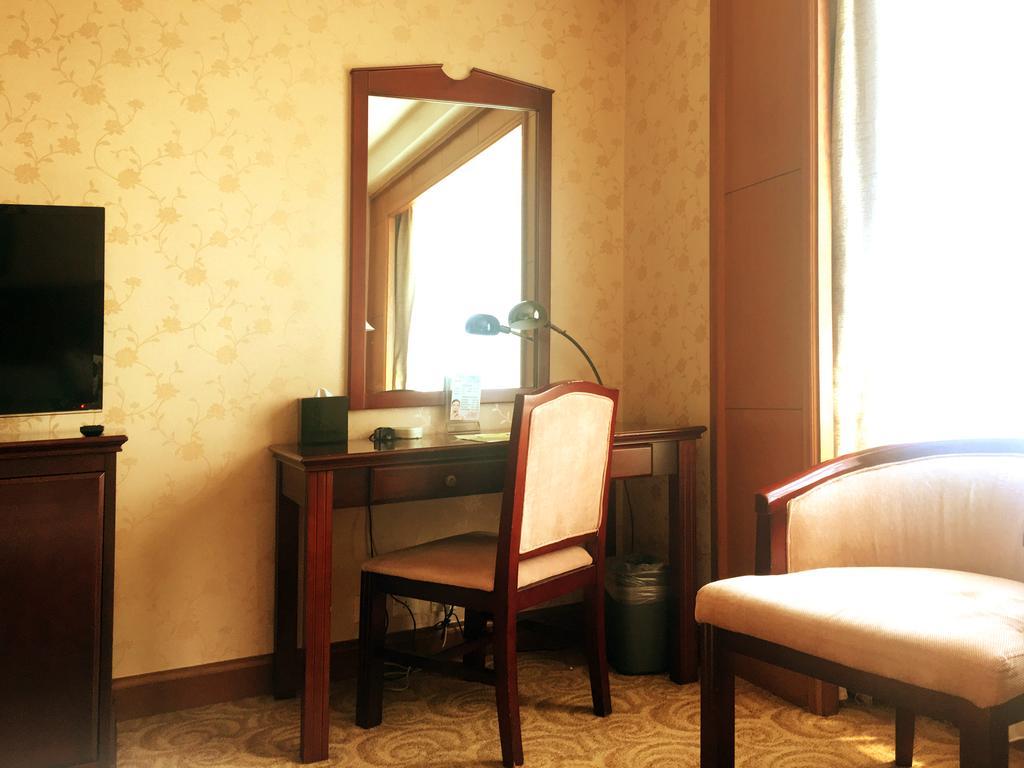 Central Plaza Hotel Dalian Eksteriør bilde
