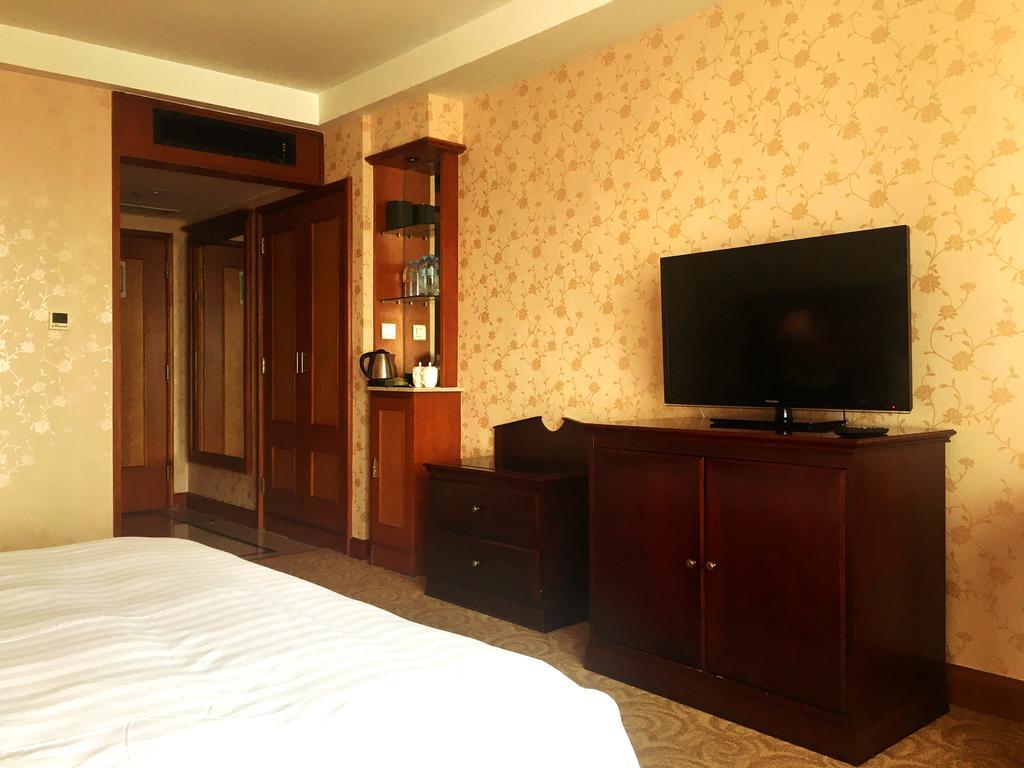 Central Plaza Hotel Dalian Eksteriør bilde