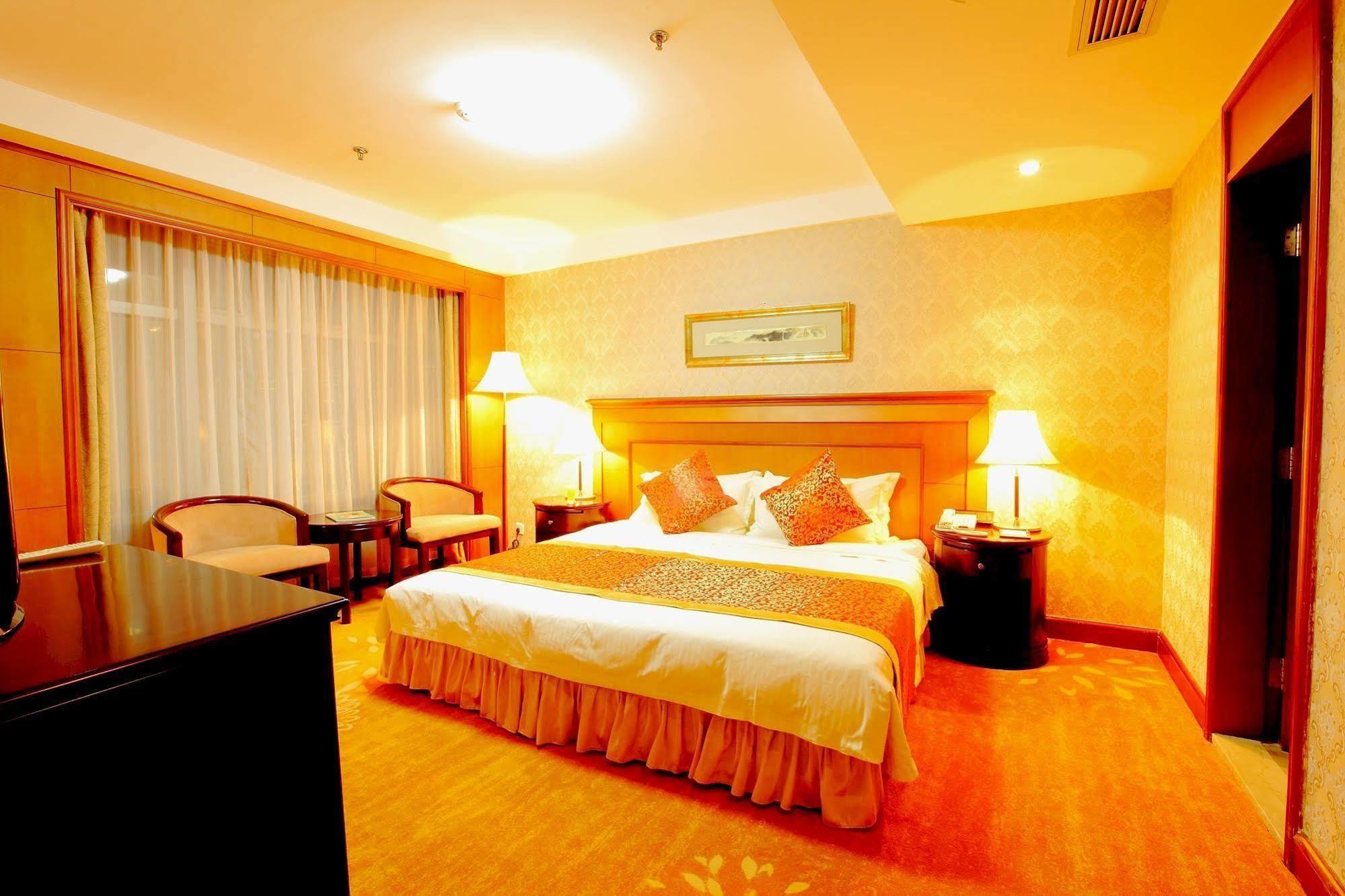 Central Plaza Hotel Dalian Eksteriør bilde